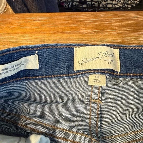 Universal Thread High Waisted - Picture 2 of 3